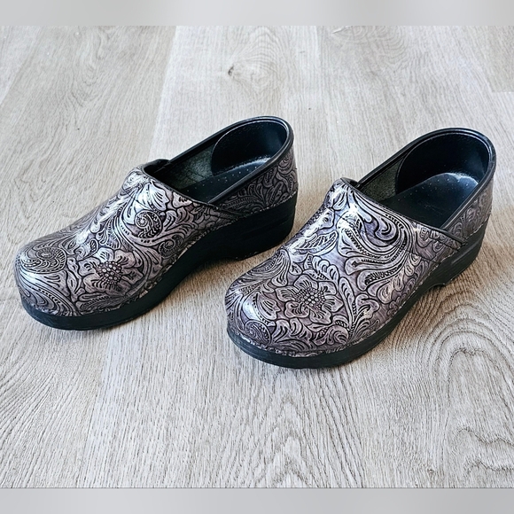 Size 37 (US 6.5) Dansko Professional Tooled Leather Clogs - Picture 3 of 7